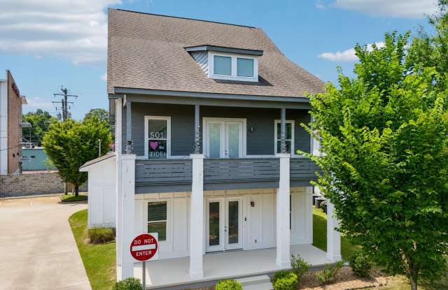 501 Wesley Place Gallery 1