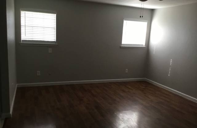 6305 Walraven Gallery 3