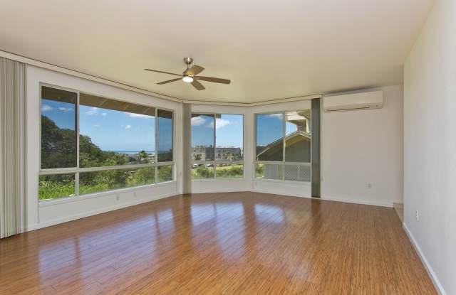 3 BED, 2 BATH 2 PARKING IN GATED MOANALUA VILLAGE photos photos