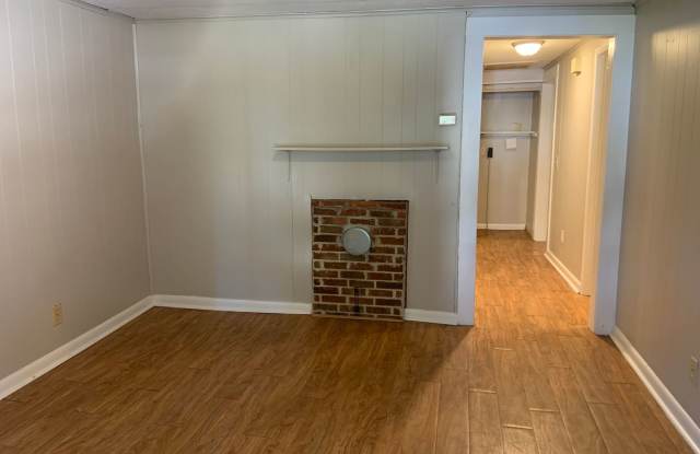2 BR house off the beaten path in the Brightwood School area Gallery 3