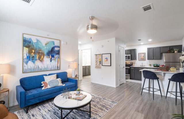 Frisco Apartments on Walnut Gallery 1
