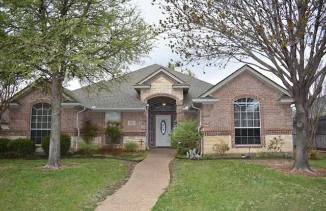Spacious 3-2-2 with Study in North Richland Hills, desirable Keller ISD! - 8529 Brandonwood Drive, North Richland Hills, TX 76182