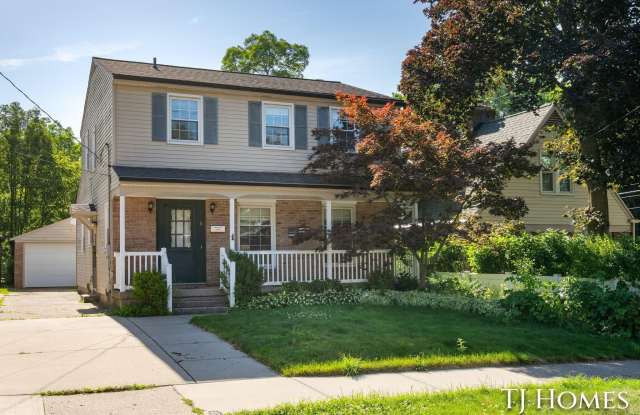 8 Wallinwood Avenue NE Gallery 1