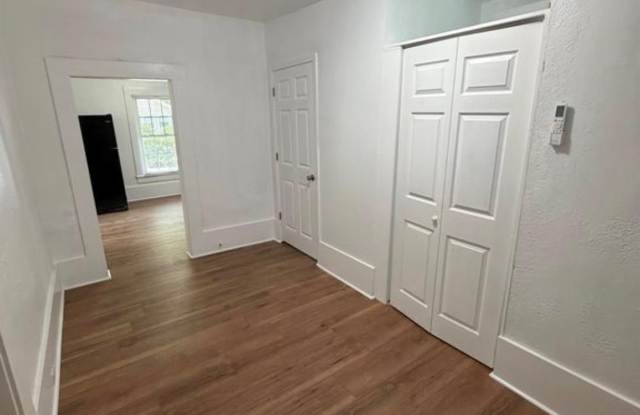 2416 Dundeen Street Gallery 3