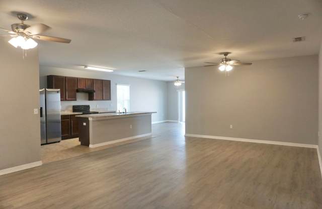 Lake Smart Estates - Community Pool Gallery 3