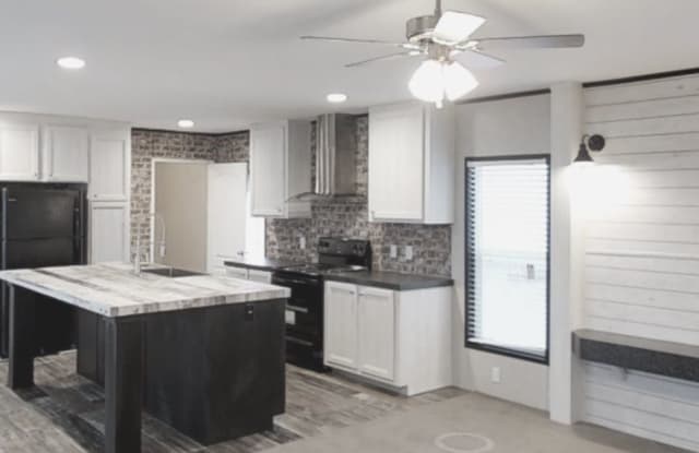 8511 Highway 90 East - HOME # 2 Gallery 3