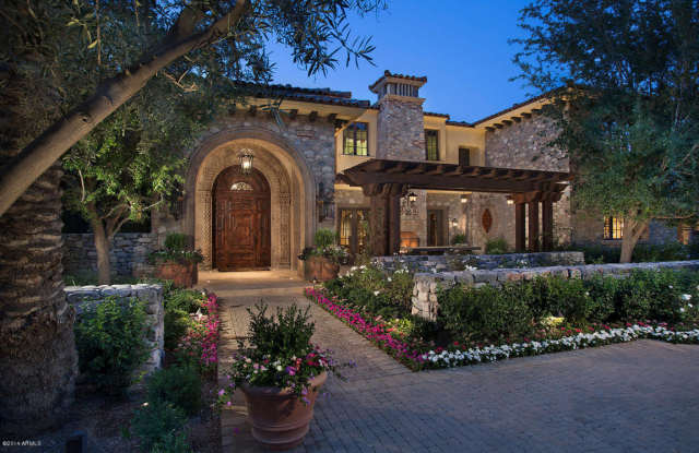8055 N MUMMY MOUNTAIN Road Gallery 2