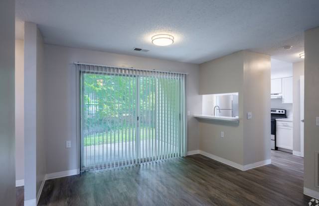 Forest Pine Apartments Gallery 3