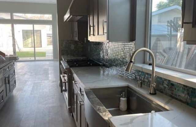 22520 Clarendon Street photos photos