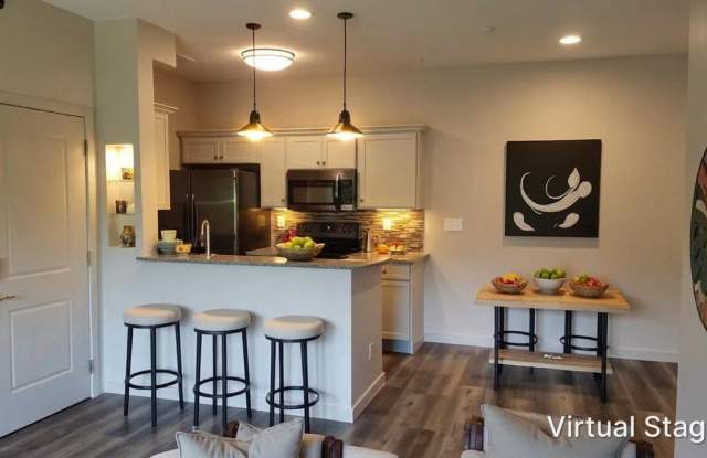 2 Bedroom 2 Bath Apartment Table Rock Lake Community- Move In Specials- Everyone Likes Free Rent Gallery 3