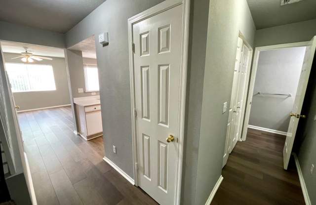 Nice 3 bedroom, 2.5 bathroom home in quiet neighborhood Gallery 4