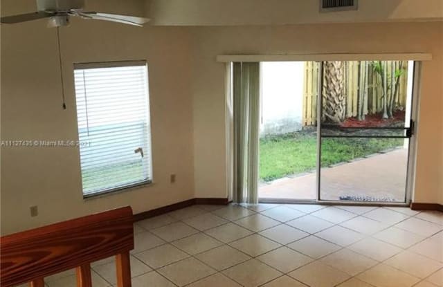 9853 SW 117th Pl - 9853 SW 117th Pl, Kendall, FL 33186