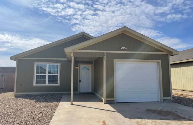 3 bed 2 bath 1 Car Garage photos photos