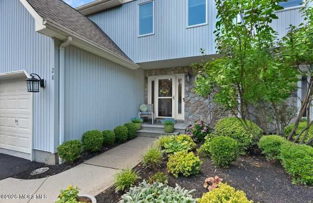 28 Hickory Lane photos photos