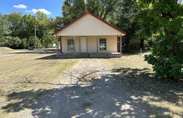 110 Broadway Ave. - 110 Broadway Avenue, Panama, OK 74930