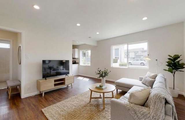 2619 Gates Avenue - F Gallery 1