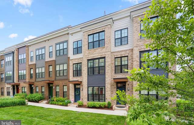 7361 BLADE Drive Gallery 3