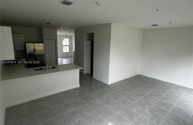 285 SW 159th Lane 0, Pembroke Pines, FL 33027 - 5063 Gallery 3