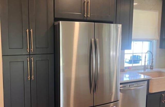 Your 4 Bedroom, 2 Bathroom St. Pete Sanctuary Awaits!! Gallery 4