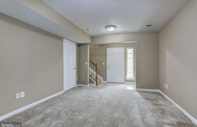 13001 BATHGATE WAY Gallery 3