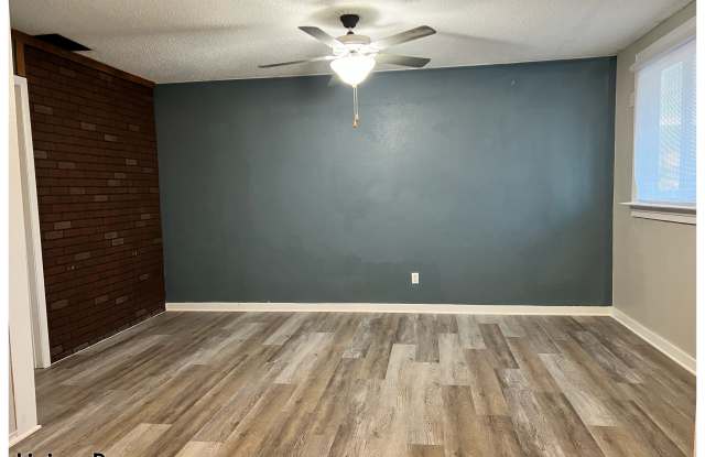 1001 Main Street - 1001 Main Street, Commerce, TX 75428