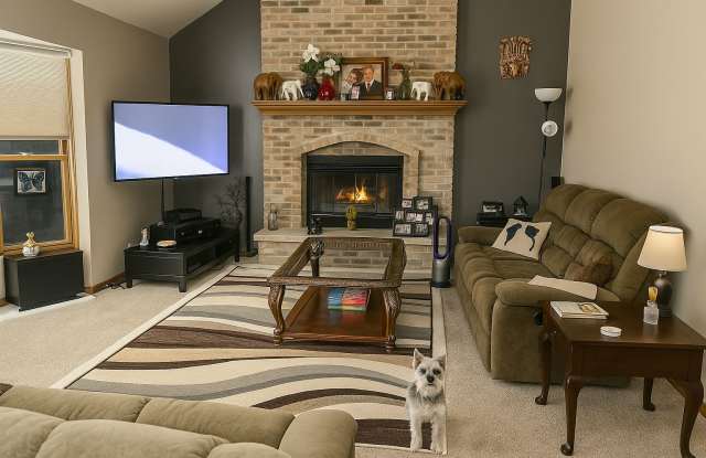 585 Casey Court - 585 Casey Court, Aurora, IL 60502