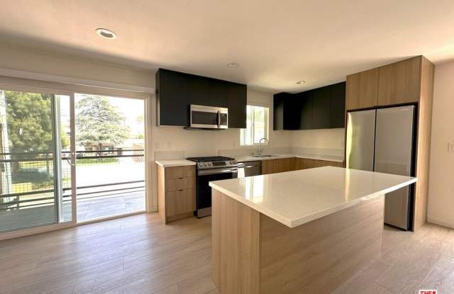 3807 W Heffron Dr - 3807 West Heffron Drive, Burbank, CA 91505