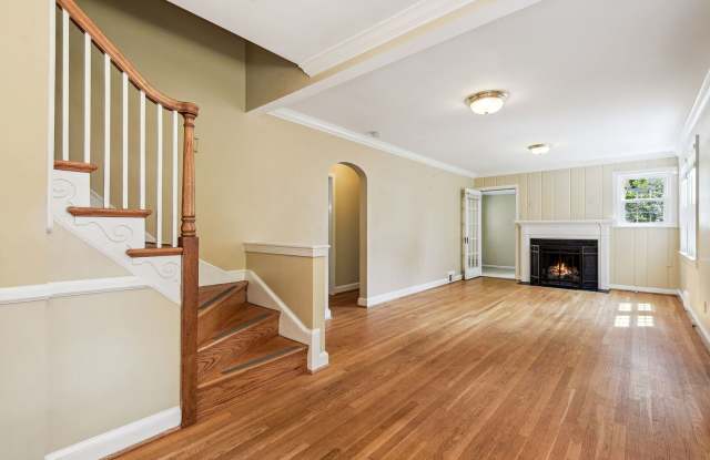Spacious 4BR Cape Cod in Prime Bethesda Location - AVAILABLE NOW! Gallery 3