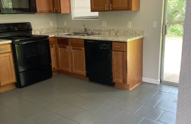 Creekside Village Townhomes photos photos