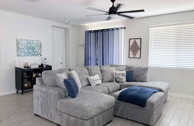 13635 W PHACELIA Lane Gallery 3