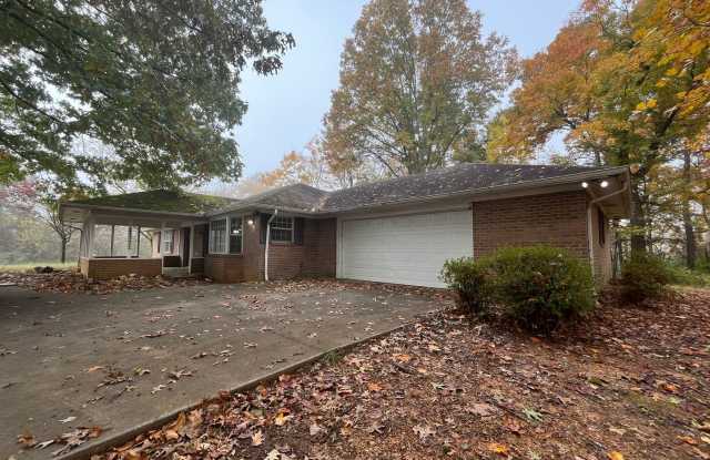 Now accepting applications for 2 bedroom 2 bath single family home in Morristown, TN - 4645 East Andrew Johnson Highway, Morristown, TN 37814