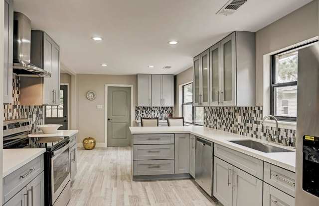 9726 Braesmont Drive Gallery 3