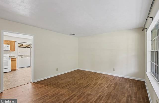 4435 WILLOW TREE Lane Gallery 2