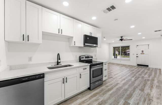 134 SW 14th Avenue photos photos
