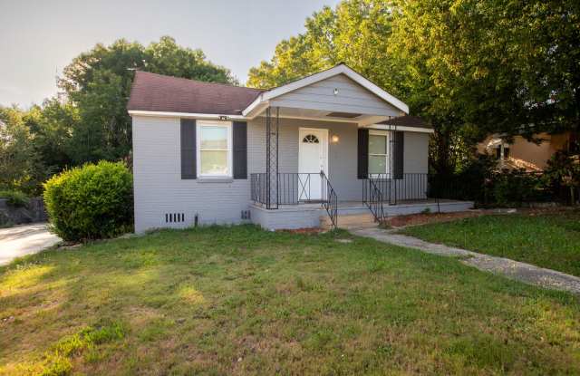 Convenient 2/1 home in the middle of town! photos photos