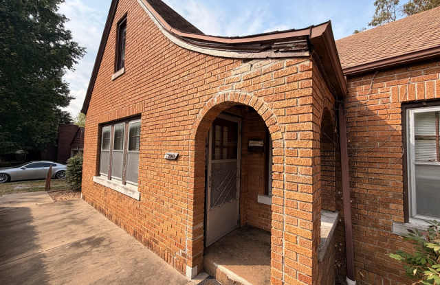 Inviting 2-Bed, 1-bath Near MSU & Phelps Grove Park Gallery 4