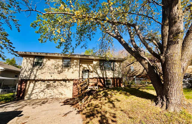 Italian Estates Property Management - 1734 Bel Air Drive, Junction City, KS 66441
