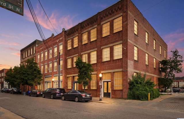FOR RENT | Historic Downtown Birmingham Loft Gallery 1