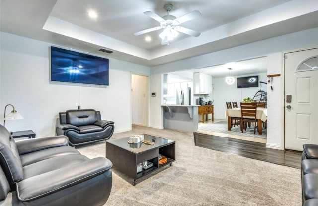 414 E Hazelwood Street photos photos