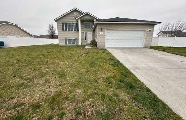 Available in MARCH. Spacious Single Family - Remodeled- Home with big yard in great location photos photos