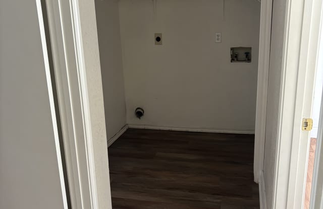 4712 Hartrick Bluff Rd Gallery 2
