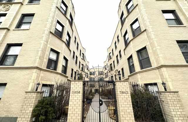 7442 N Hermitage Ave - 7442 North Hermitage Avenue, Chicago, IL 60626