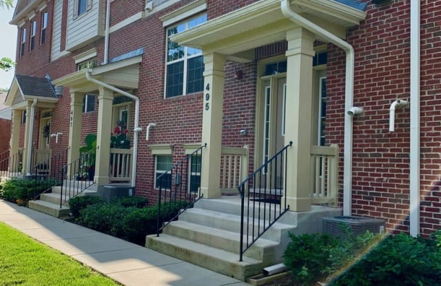 495 Kenilworth Avenue - 495 Kenilworth Avenue, Glen Ellyn, IL 60137