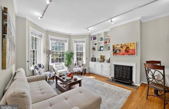 1747 CHURCH ST NW #4 Gallery 2