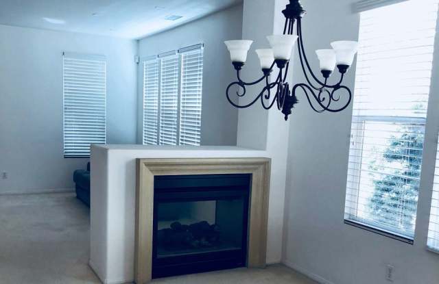 203 Tall Oak Gallery 4