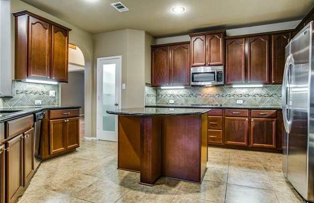 833 Trailwood Drive Gallery 4