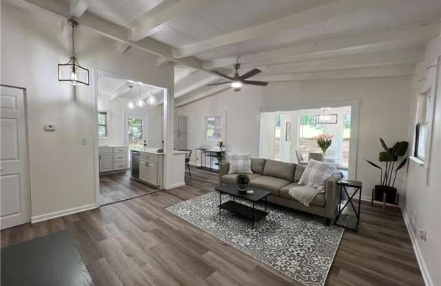 2956 Monterey Drive Gallery 4