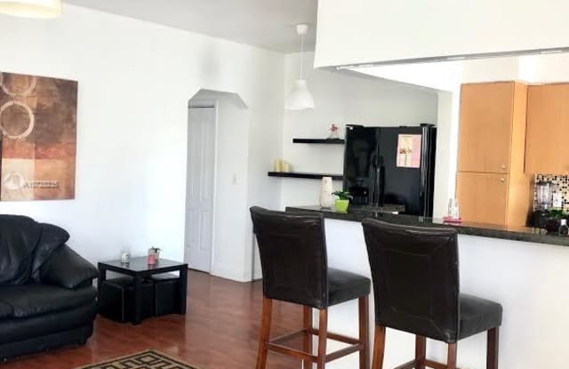 450 77 - 450 77th St, Miami Beach, FL 33141