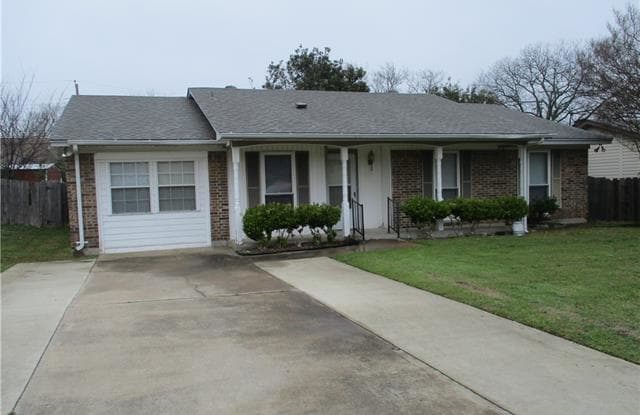 311 Linkcrest Drive - 311 Linkcrest Drive, Duncanville, TX 75137