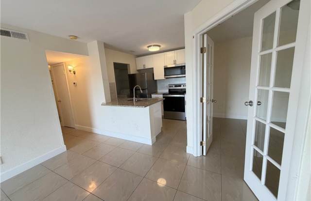 2929 Winkler Avenue Gallery 2